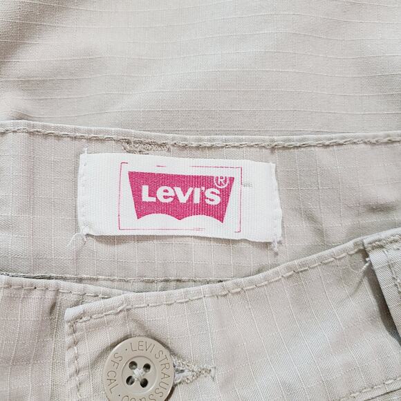 Levi's Khaki Cargo Pocket Shorts, Size 12 REGULAR - Picture 4 of 6